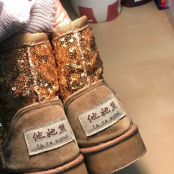 Gold sequin boots - Picture 3 of 3